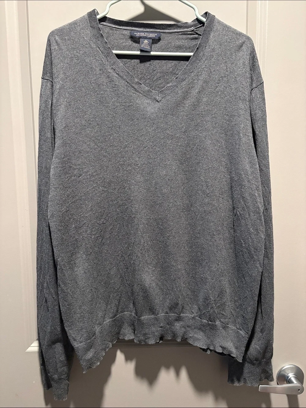 Banana Republic Silk Cotton Cashmere V-Neck Sweater XL Gray Quiet Luxury